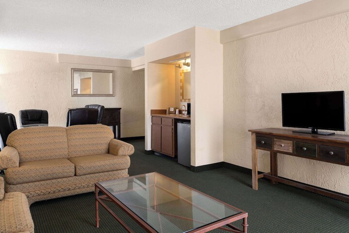 Room 25 of 51