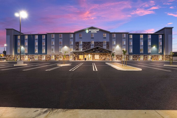 Hotel 4 of 24
