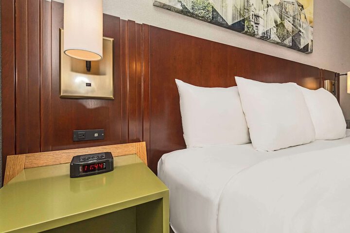 Room 34 of 53
