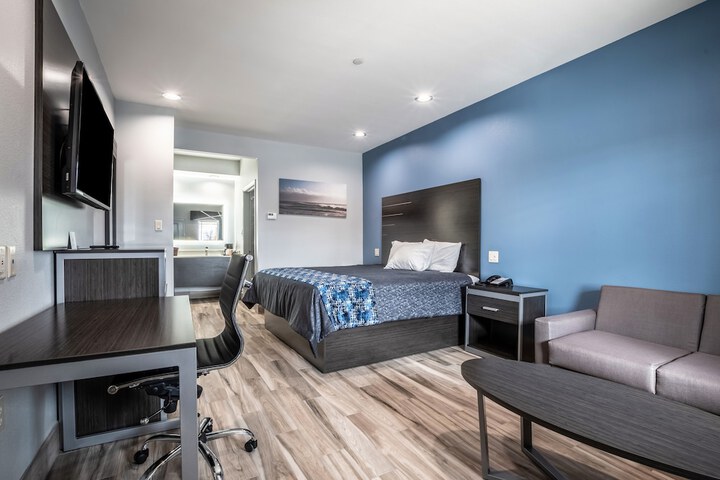 Room 18 of 22