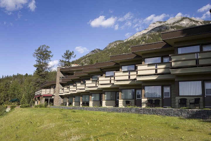 Hotel 6 of 100