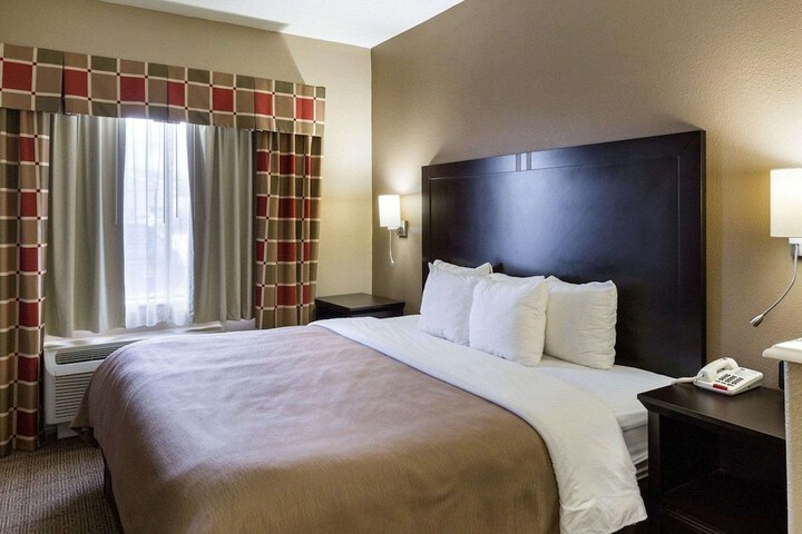 Room 27 of 58