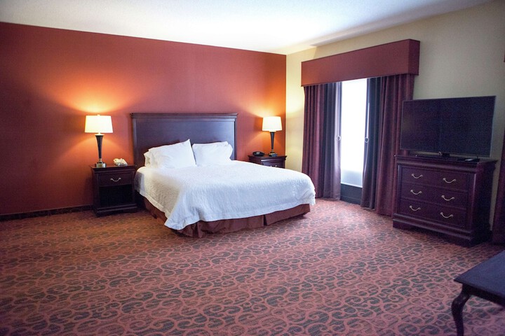 Room 27 of 46