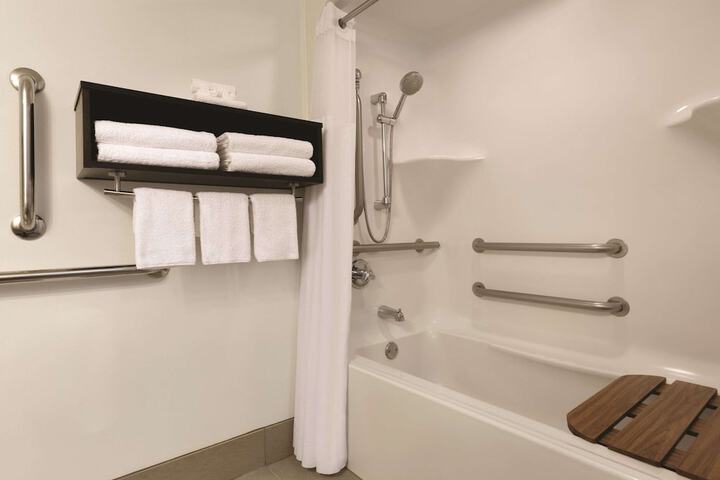 Room 13 of 22
