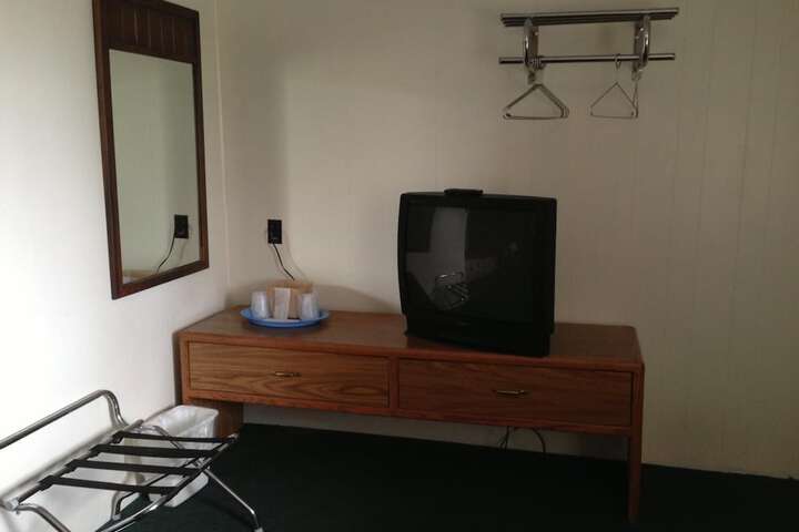 Room 14 of 24