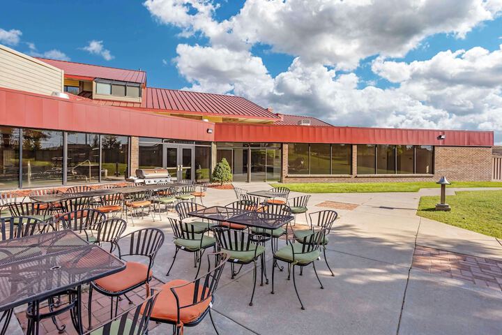 Best Western Plus Landmark Inn