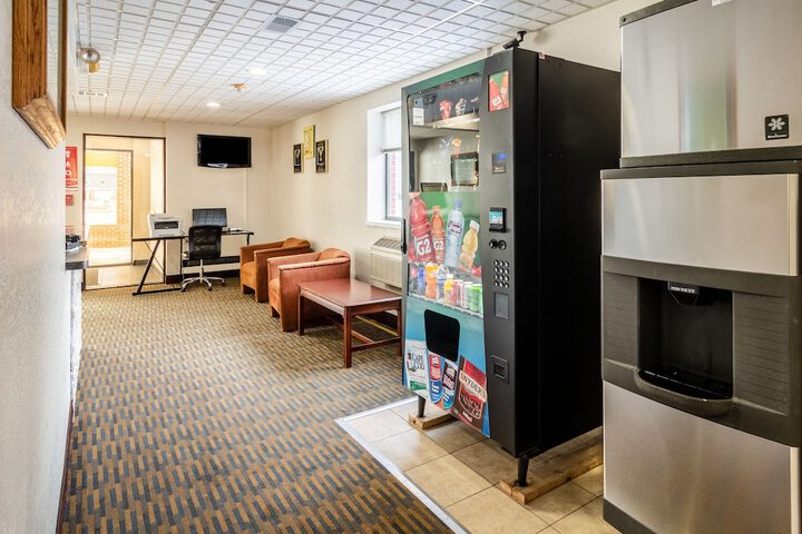 Econo Lodge Cadillac