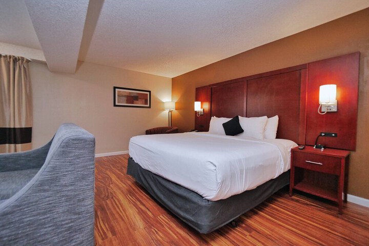 Red Lion Inn & Suites Auburn