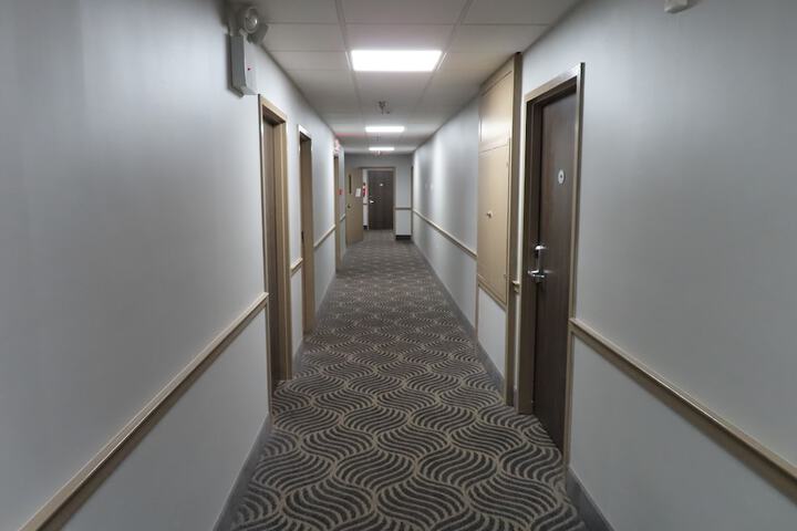 Ballroom/Hall 72 of 76