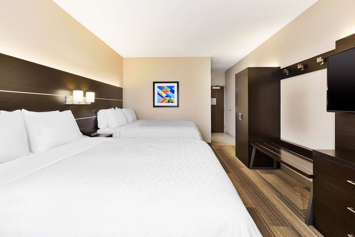Room 17 of 37