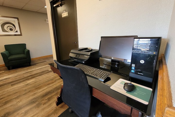Business Center 38 of 39