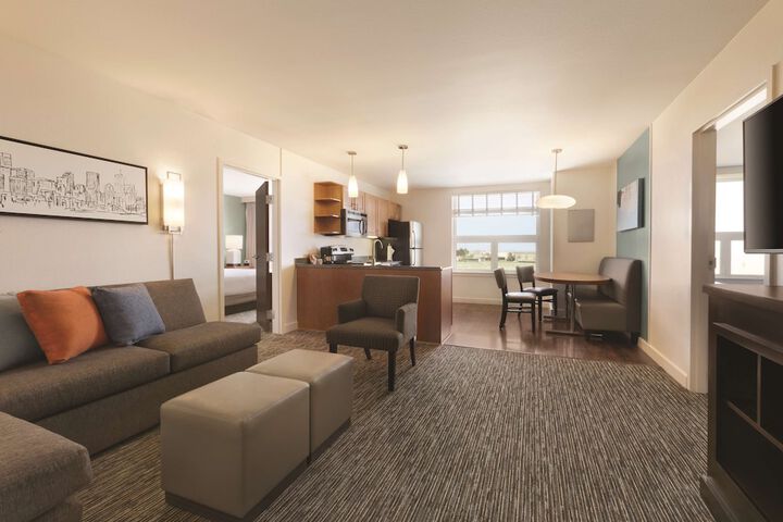Room 21 of 38