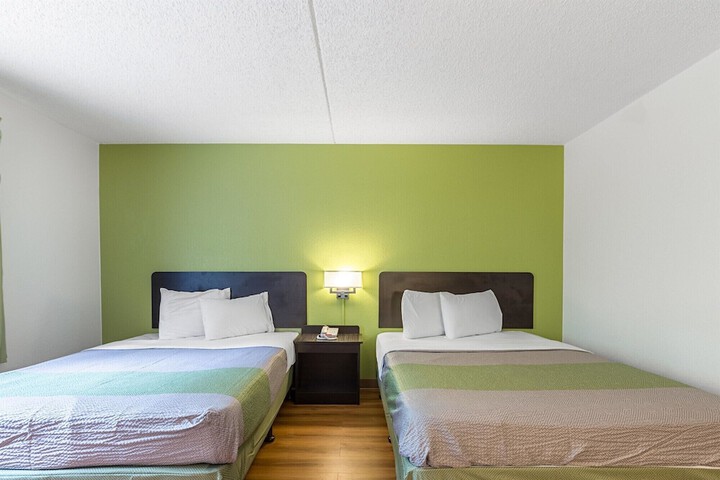 Motel 6 Warminster PA