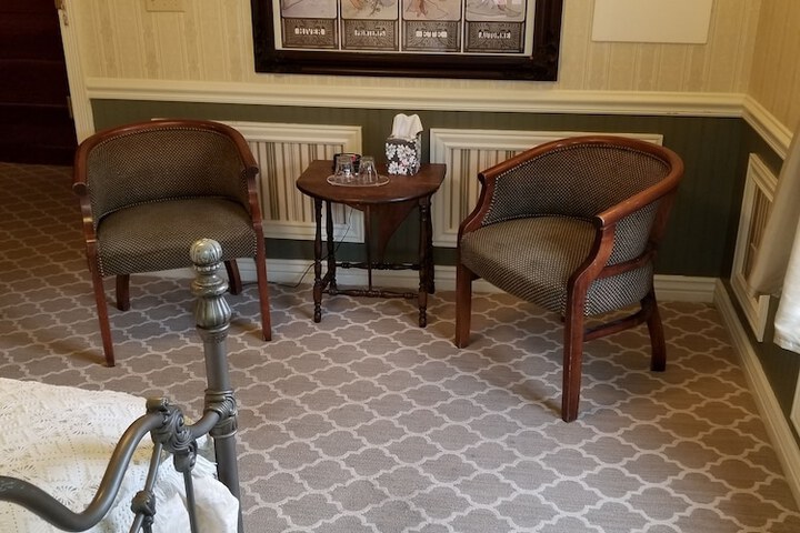 Room 17 of 223
