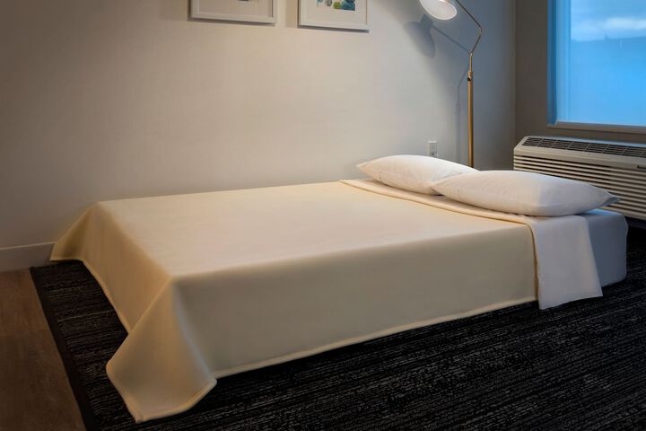 Room 13 of 28