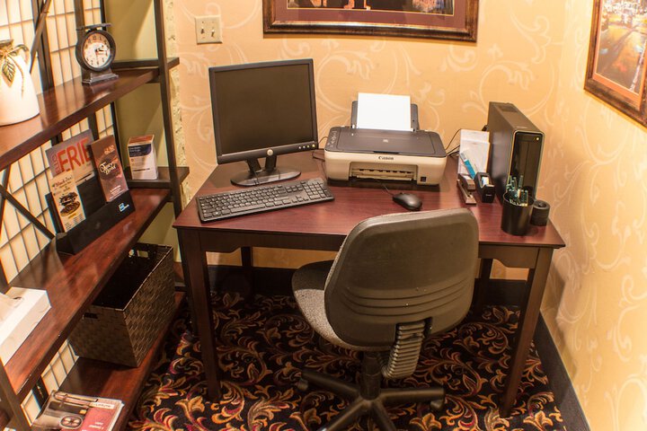 Business Center 61 of 64