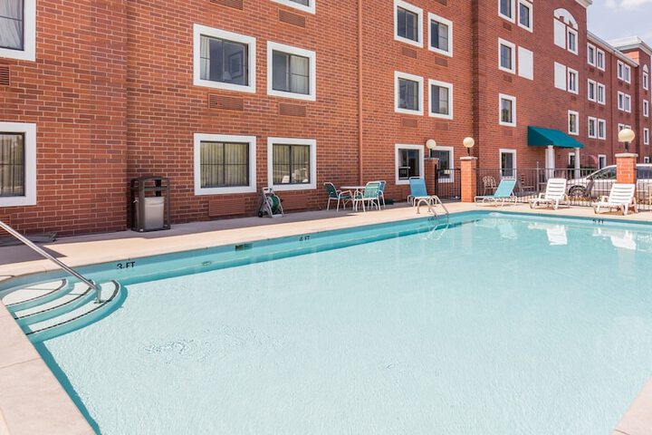 Pool 6 of 34