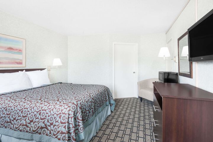 Room 11 of 20