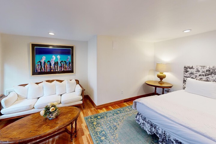 Room 110 of 361