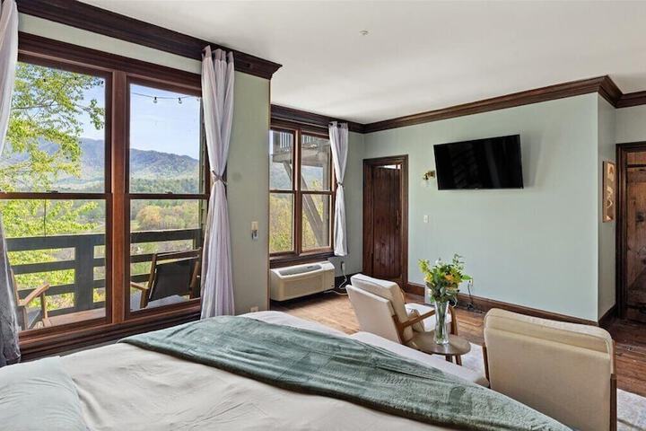 Laurel Valley Mountain Retreat