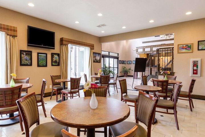 Comfort Inn & Suites Winnie