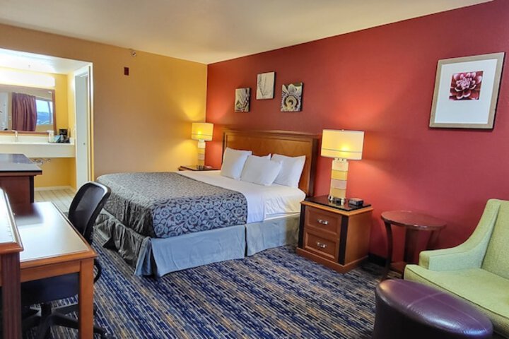 Olympic Inn & Suites