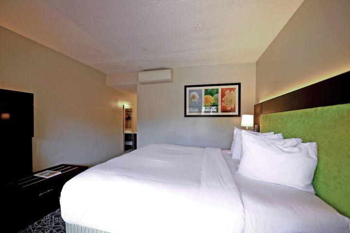 El Sendero Inn an Ascend Collection Hotel