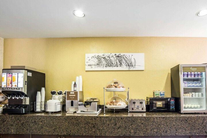 Breakfast/Coffee Service 25 of 26