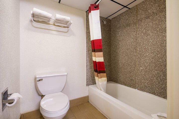 Room 20 of 34