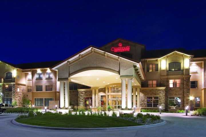 Clubhouse Hotel Suites Sioux Falls