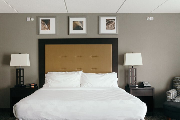 Room 30 of 103