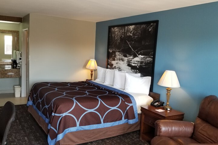 Room 35 of 46