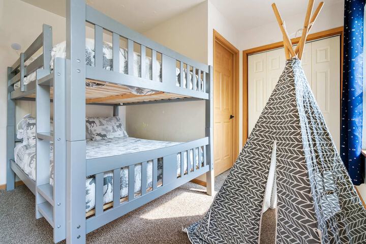 Room 2 of 112
