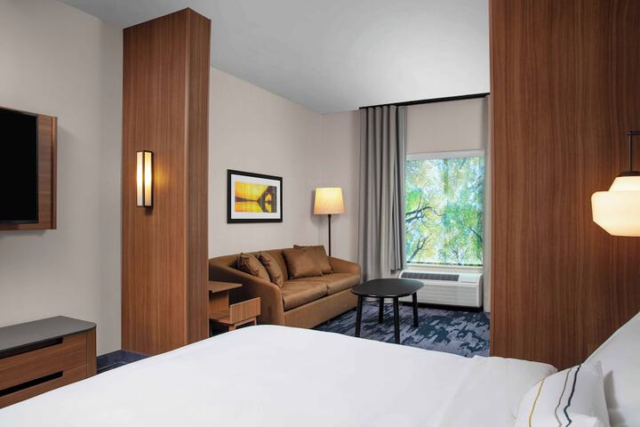 Room 30 of 38