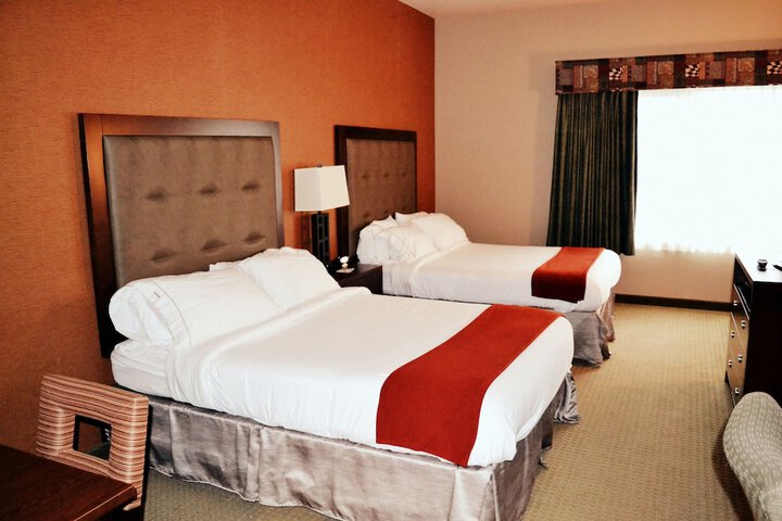 Room 11 of 34