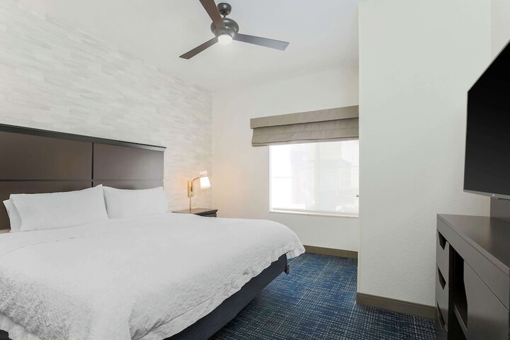 Room 28 of 53