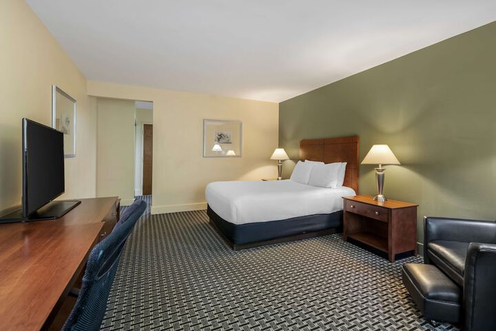 Room 40 of 69