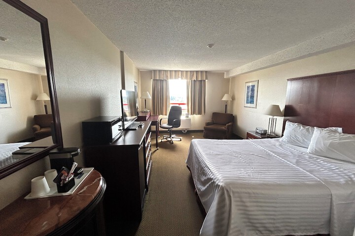 Room 16 of 35