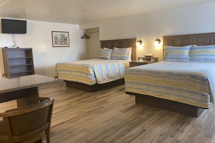 Lamplighter Lodge
