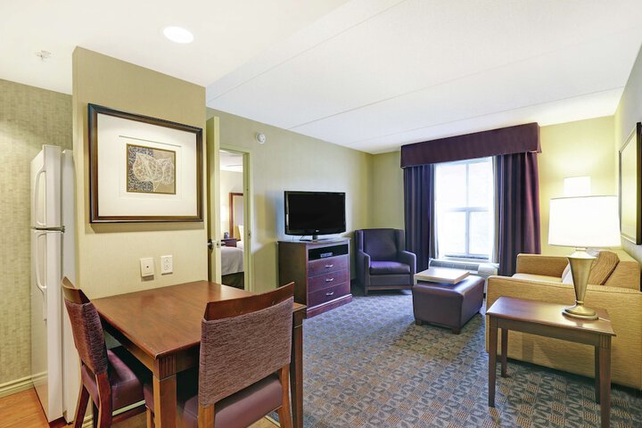 Room 25 of 47