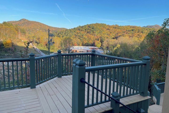 Mountain Aire Cottages Inn & Glamping