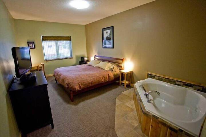 Room 13 of 18