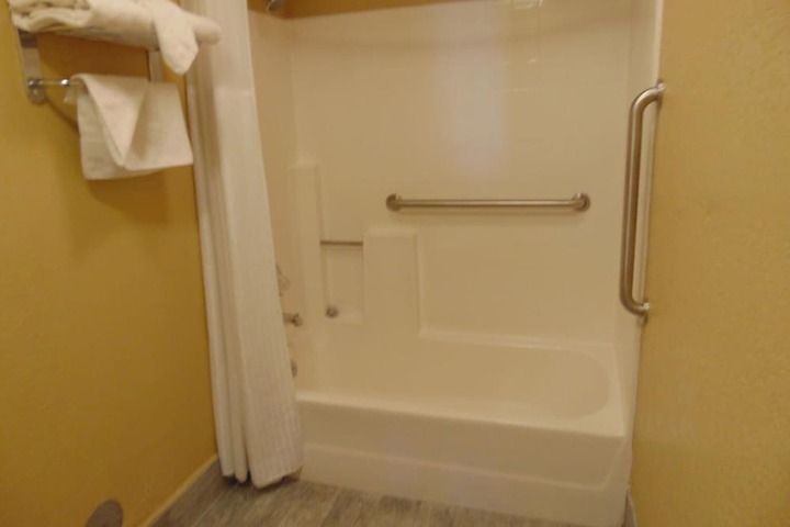 Room 10 of 30