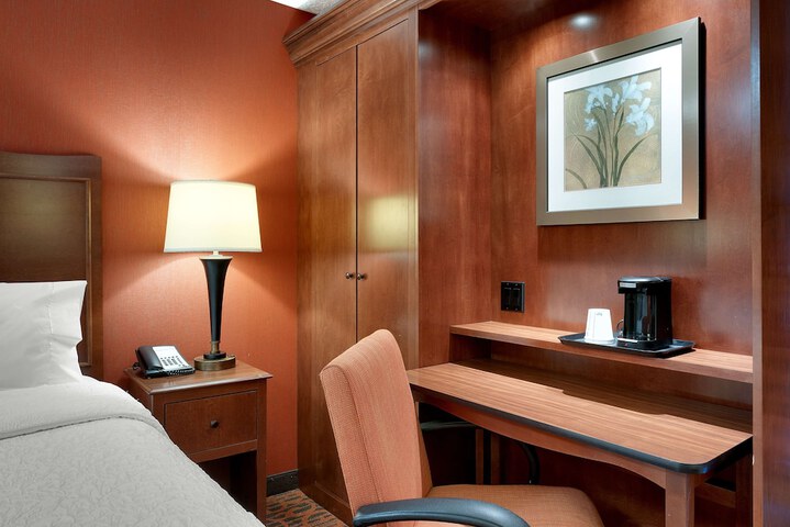 Room 16 of 31