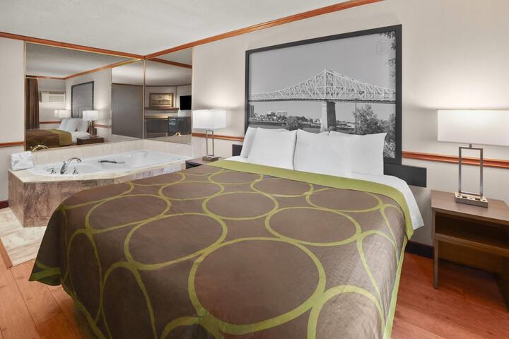 Super 8 by Wyndham Gananoque / Country Squire Resort