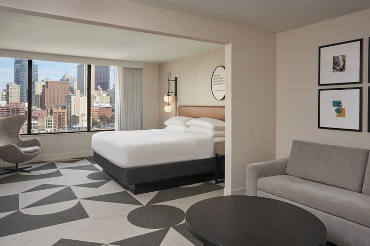 Sheraton Pittsburgh Hotel at Station Square