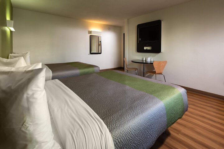 Room 13 of 17