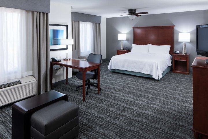 Room 16 of 38