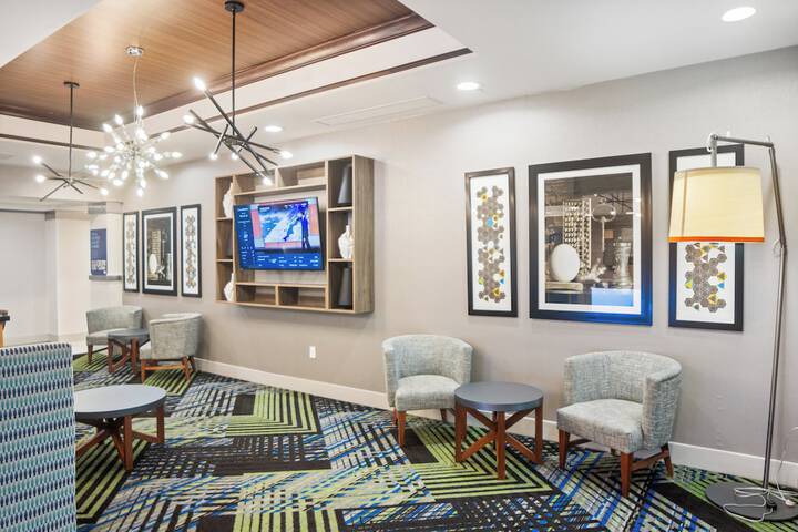 Holiday Inn Express & Suites Stroudsburg-Poconos by IHG