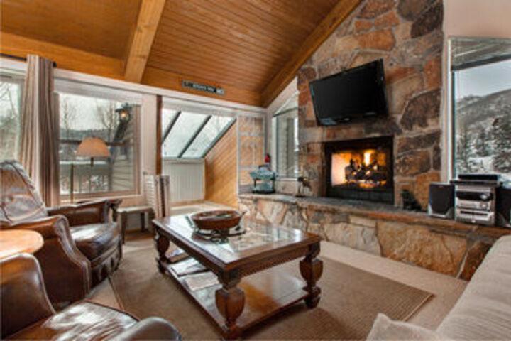 Park City Condo with Indoor Hot Tub by RedAwning